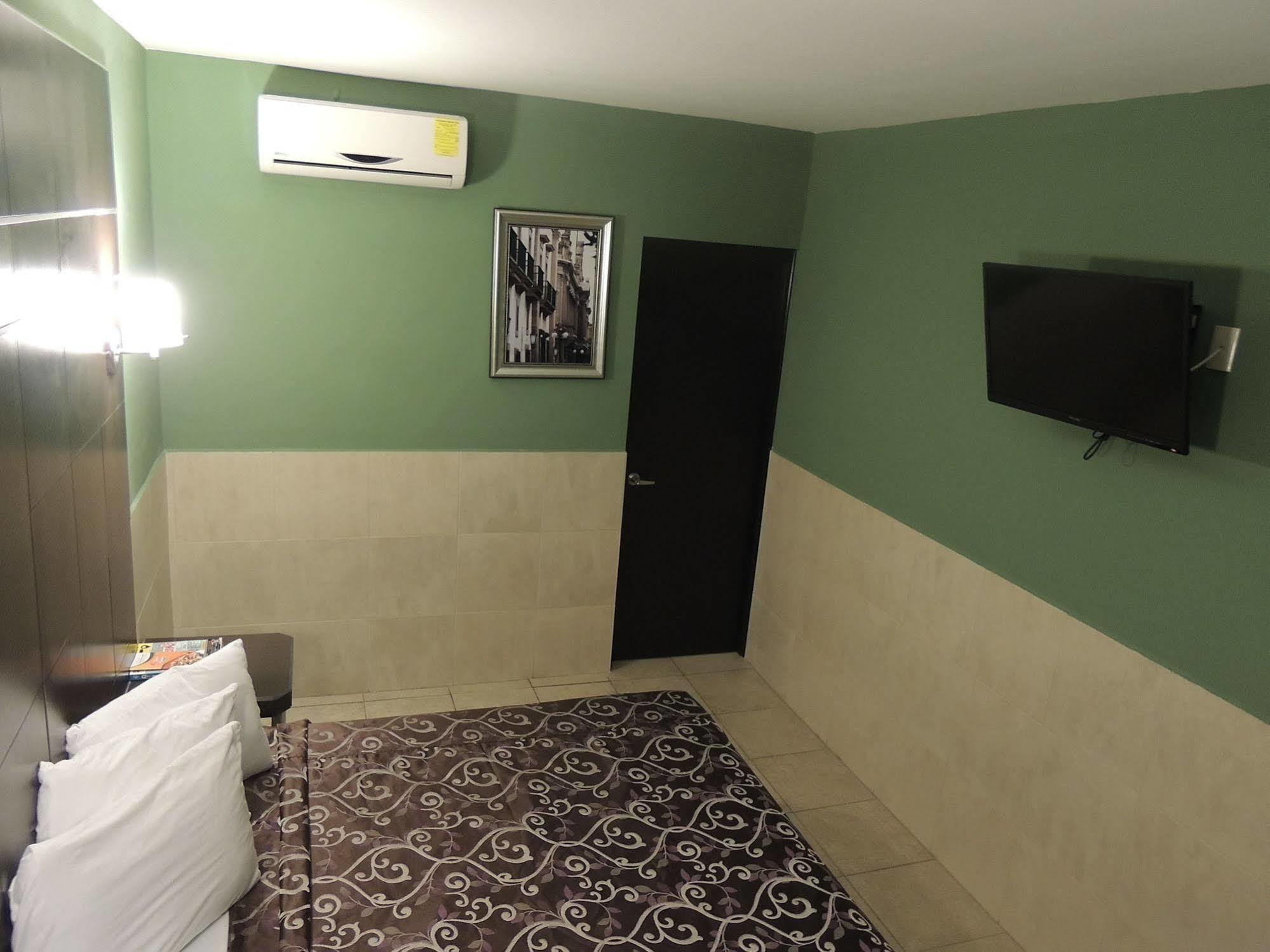 Hotel Metropolitano 坦皮科 外观 照片
